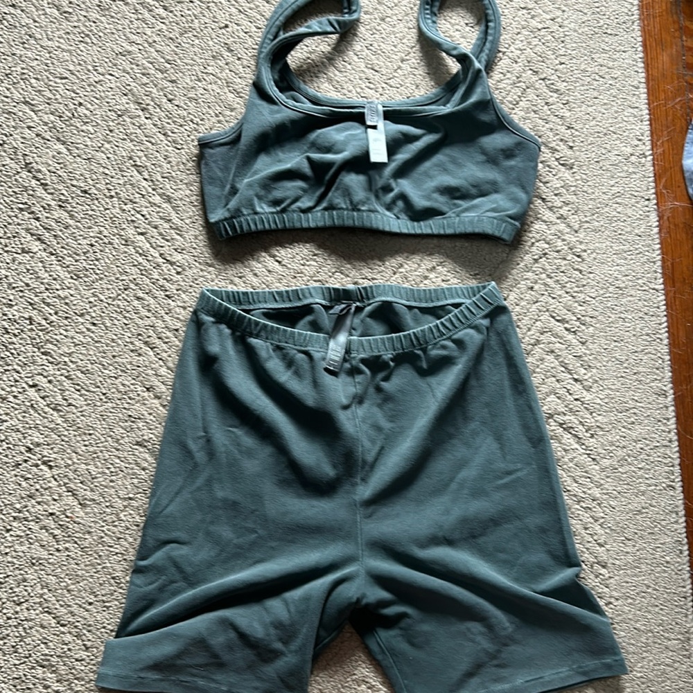 Skims matching set